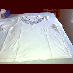 Short sleeve pullover top